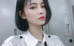 女生和男生打扑克牌差差差差的视频